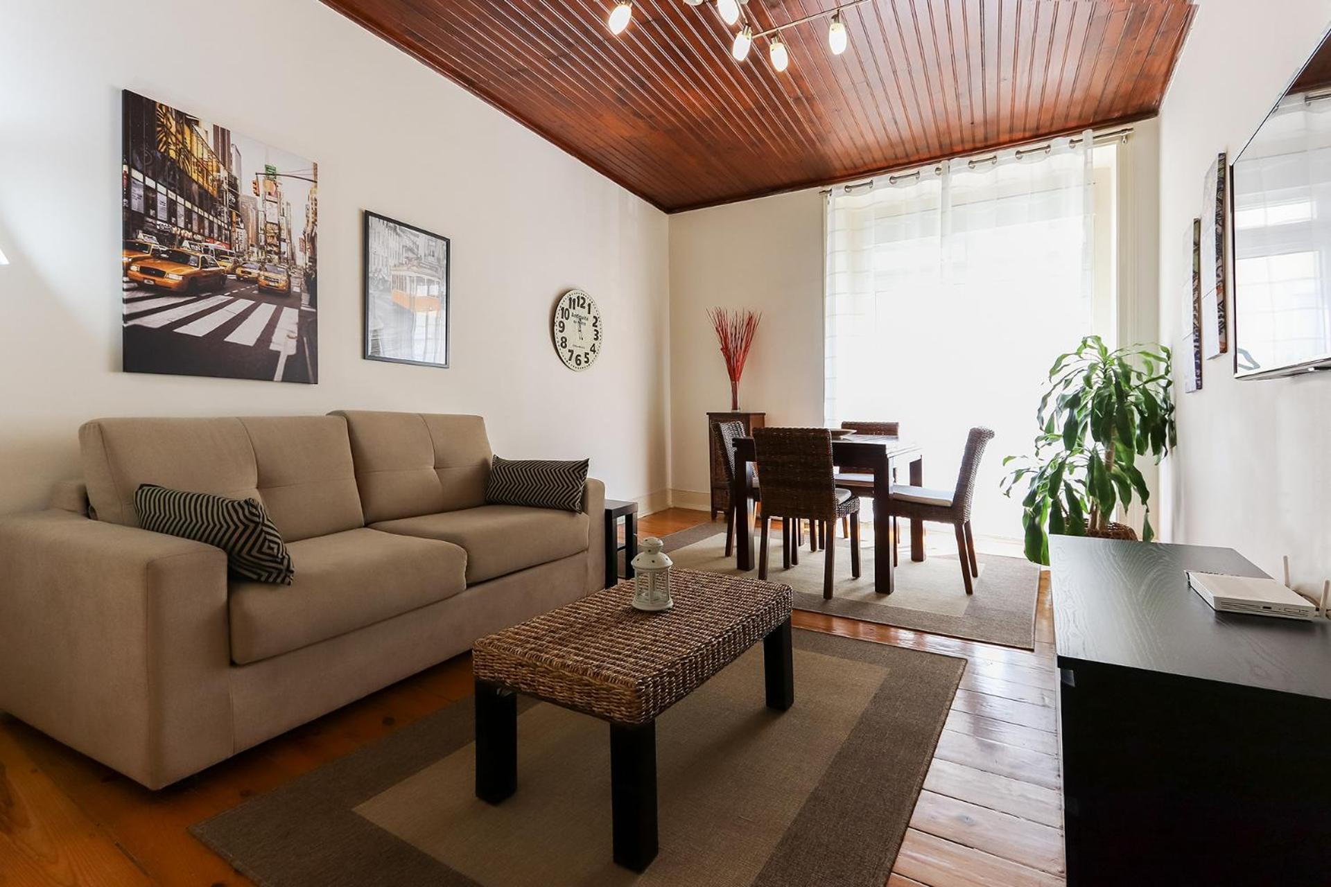 Cozy And Sunny - Anjos, * Lisboa